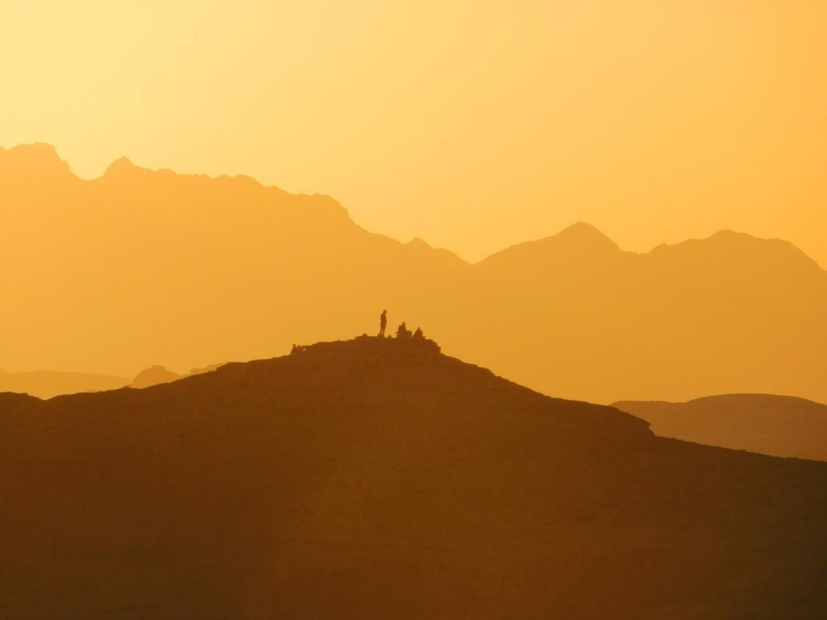 Hôtel Golden Memories Camp à Wadi Rum Extérieur photo
